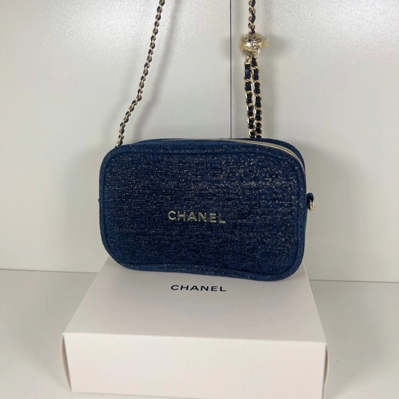 Chanel GWP AUTHENTIC cosmetic bag with added chain BLUE COLOR - Picture 1 of 5